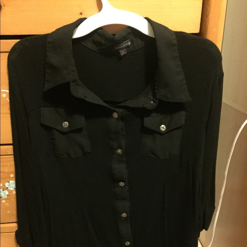 BLACK BUTTON DOWN SHIRT